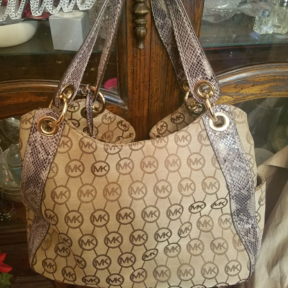 ♦️SOLD♦️NWT Michael Kors bag - Picture 2 of 6